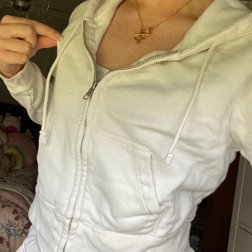 COPY - Brandy Melville Cropped hoodie